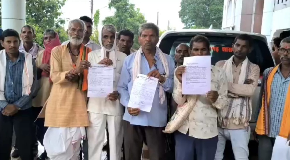 Photo of Bemetara News : फसल की सुरक्षा के लिए परेशान किसान लगा रहे कलेक्टर से गुहार…