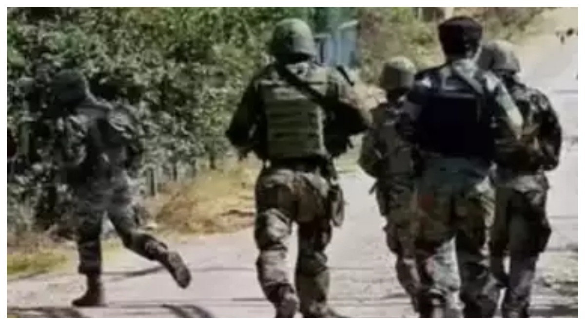 Photo of Jammu – Kashmir : उधमपुर में सुरक्षाबलों और आतंकियों के बीच मुठभेड़, तीन आतंकी ढेर
