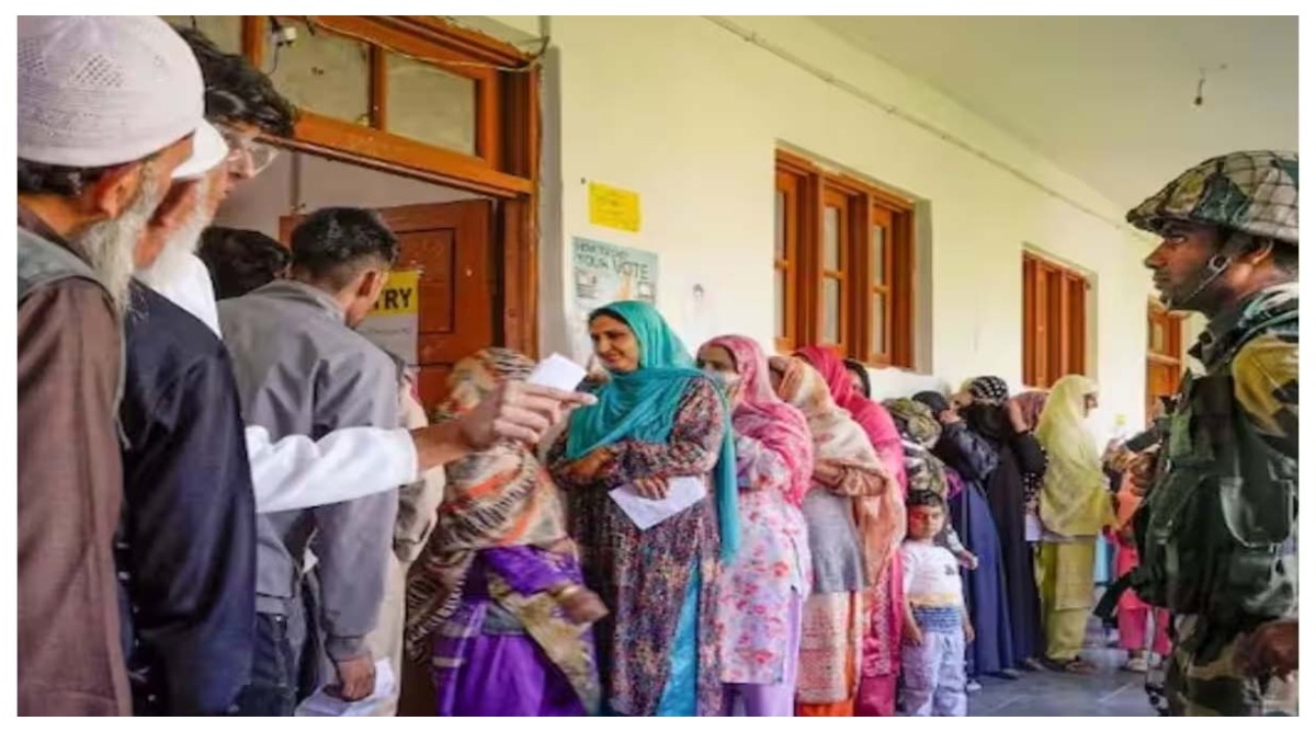 Photo of Election : जम्मू – कश्मीर में पहले चरण के लिए हो रही वोटिंग, 24 सीटों पर मतदान