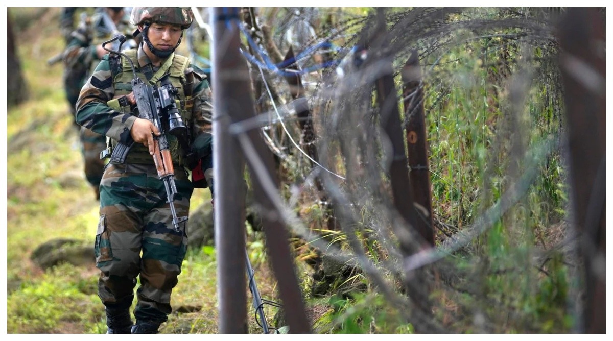 Photo of Jammu – Kashmir :  राजौरी में सुरक्षाबलों ने घुसपैठ की कोशिश को किया नाकाम, दो आतंकी ढेर