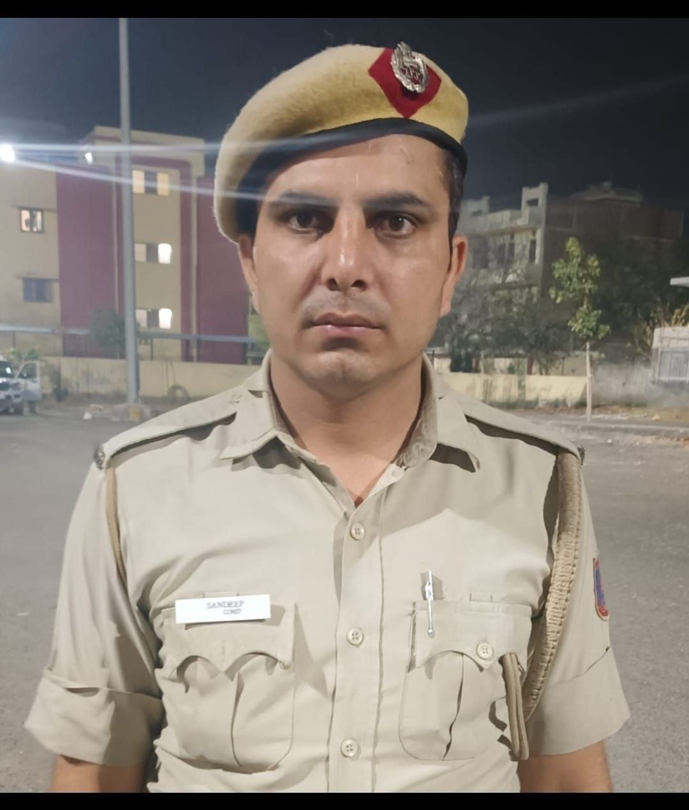 Photo of Delhi Constable Murder : ऑन ड्यूटी कॉन्सटेबल की हत्या, घटना CCTV में कैद