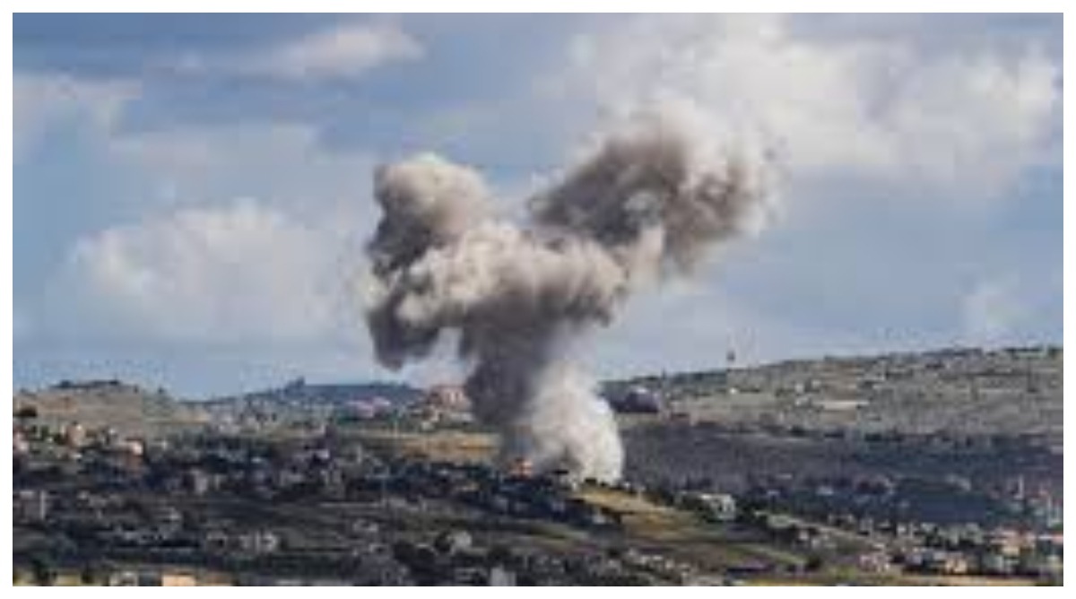 Photo of Israel attack : इजरायल ने हिजबुल्लाह के ठिकानों पर की एयरस्ट्राइक, कई लोगों की मौत