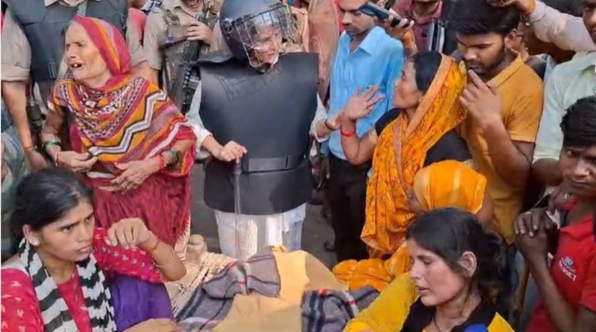 Photo of UP : बहराइच हिंसा के 5 आरोपी गिरफ्तार, दो को एनकाउंटर में लगी गोली, नेपाल भागने की फिराक में थे
