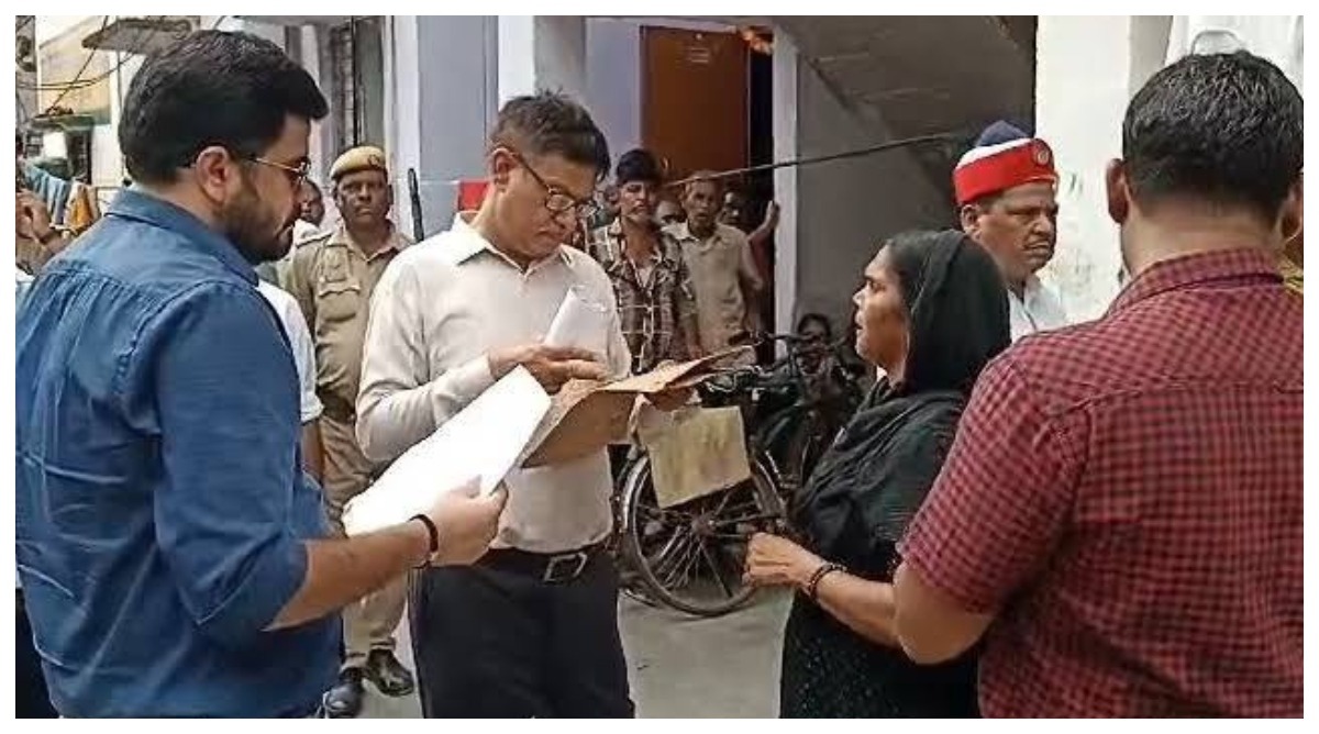 Photo of Etawah News : कांशीराम आवासीय कॉलोनी में रह रहे सैकड़ों गरीब परिवारों को नोटिस जारी