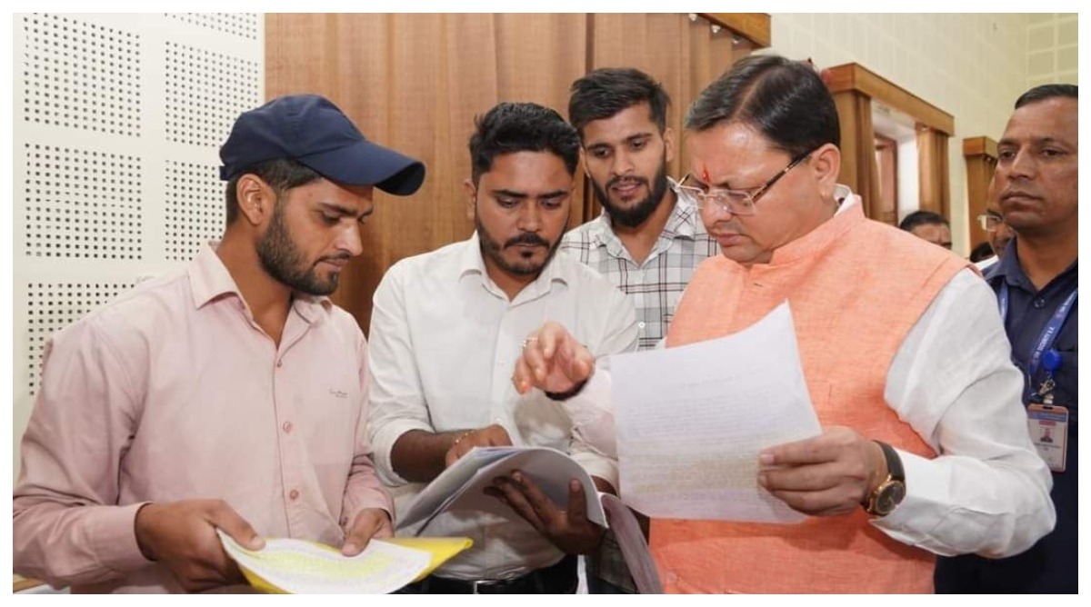 Photo of सीएम धामी ने की बेरोजगारों से मुलाकात, उत्तराखंड पुलिस कांस्टेबल भर्ती में जल्द बढ़ सकती है उम्र सीमा