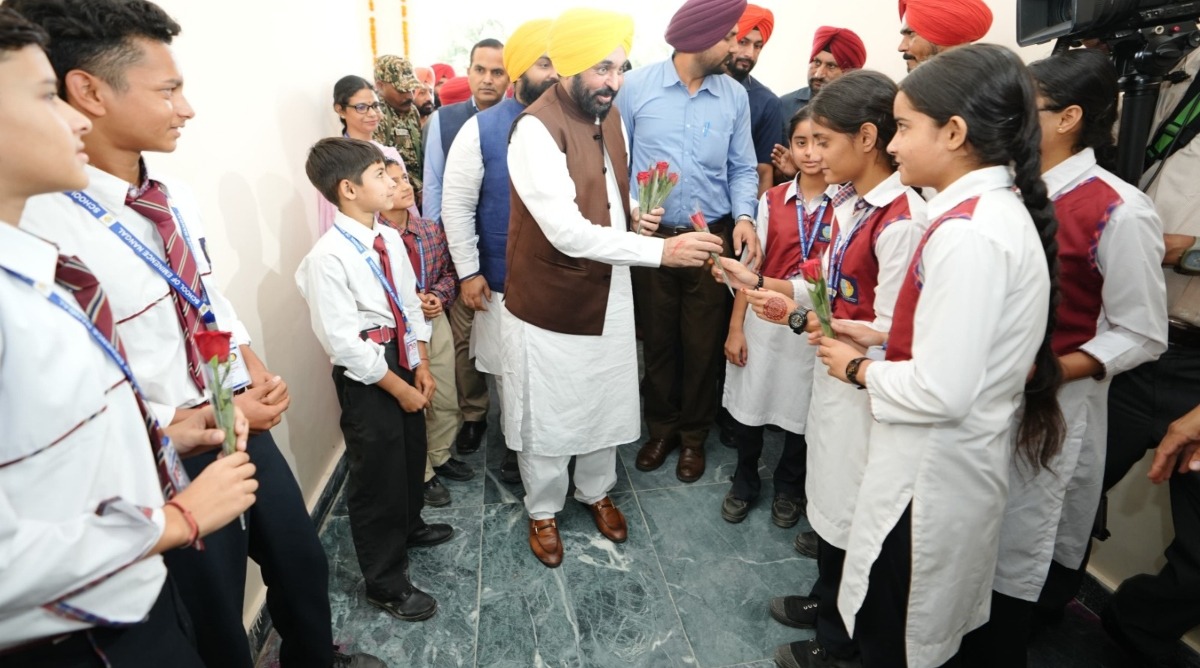 Photo of स्कूल ऑफ एमिनेंस, नंगल के विद्यार्थियों की CM मान से अपील… राज्य के सभी सरकारी स्कूलों को बनाएं स्कूल ऑफ एमिनेंस