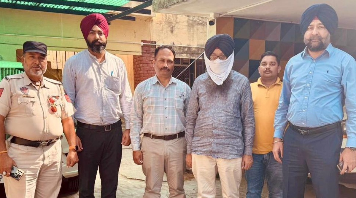 Photo of Punjab : 3.16 करोड़ रुपये के गबन के आरोप में एक गिरफ्तार, अन्य की तलाश जारी
