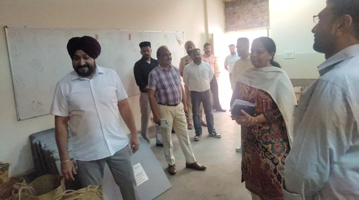 Photo of Punjab : चुनाव ऑब्जर्वर ने की चुनाव अधिकारियों के साथ बैठक, ग्राम पंचायत चुनाव के प्रबंधों का लिया जायजा