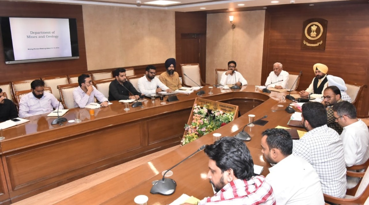 Photo of अवैध खनन के खिलाफ शिकायत मिलने पर संबंधित अधिकारियों पर होगी सख्त कार्रवाई : बरिंदर कुमार गोयल