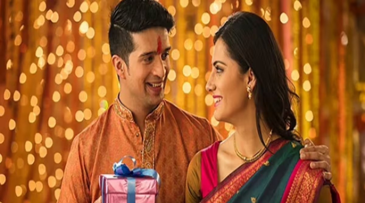 Photo of Karwa chauth Gifts: इस करवा चौथ अपनी पत्नी को दे ये शानदार गिफ्ट