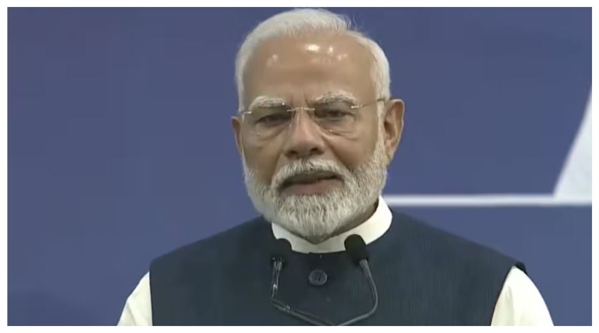 Photo of AB-PMJAY : PM मोदी ने लाभार्थियों को आयुष्मान वया वंदना कार्ड सौंपा, कहा – ‘अब 70 वर्ष से अधिक…’