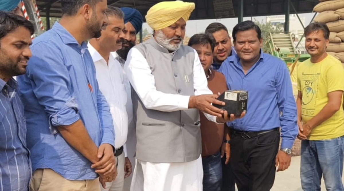 Photo of PUNJAB : कैबिनेट मंत्री हरपाल सिंह चीमा ने दिड़बा अनाज मंडी में धान खरीद और लिफ्टिंग प्रबंधों का किया निरीक्षण