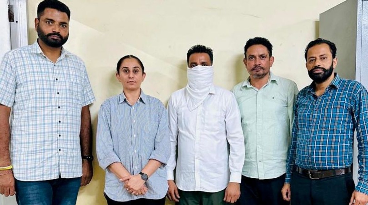 Photo of Punjab : विजिलेंस ब्यूरो ने राजस्व पटवारी को रिश्वत लेते रंगे हाथ किया गिरफ्तार