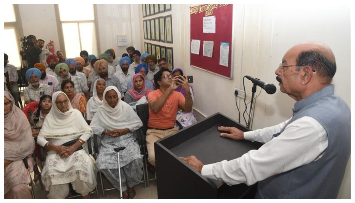 Photo of Punjab : राज्य भर में भगवंत मान सरकार पूर्व सैनिकों की सुविधा के लिए जिला रक्षा सेवाएं कल्याण कार्यालयों को मजबूत करेगी : मोहिंदर भगत