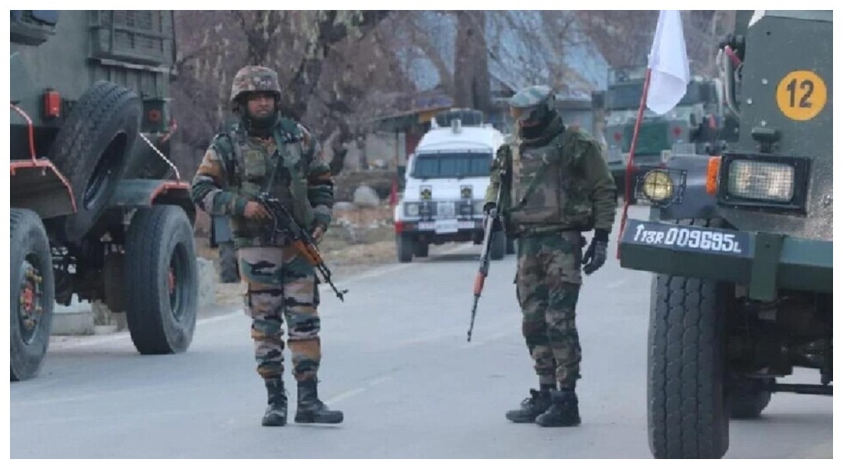 Photo of Jammu – Kashmir : शोपियां में गैर कश्मीरी की हत्या, सुरक्षाबलों ने इलाके को घेरा