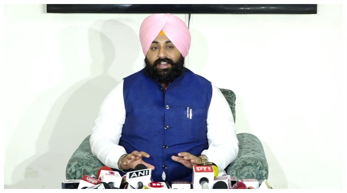 Photo of Punjab : मंत्री हरजोत सिंह बैंस ने अभिभावकों को मेगा पी.टी.एम. में शामिल होने का दिया निमंत्रण