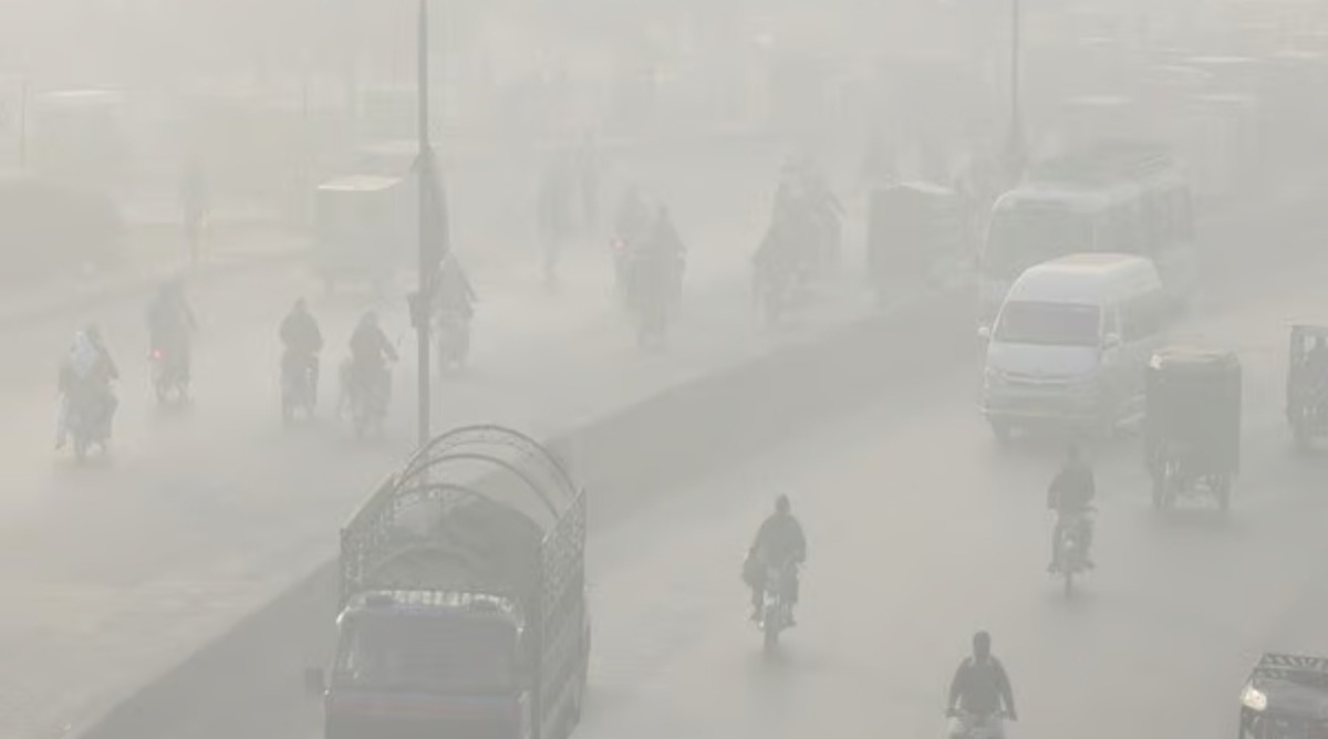 Photo of पाकिस्तान के पंजाब प्रांत में हवा की गुणवत्ता बेहद खराब, कई जगह AQI 2000 के पार