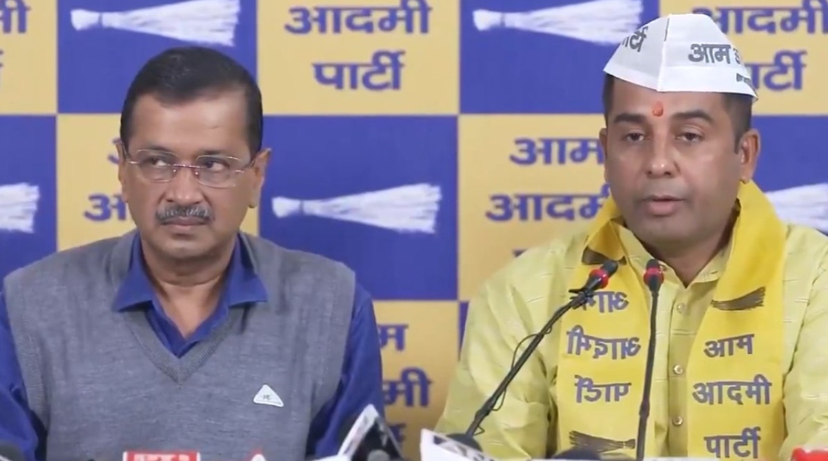 Photo of बीजेपी को झटका, AAP में शामिल हुए पूर्व विधायक अनिल झा