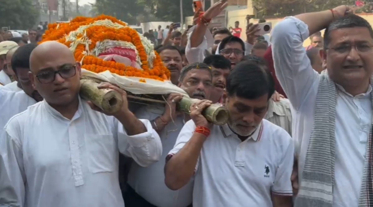 Photo of पटना के राजेंद्र नगर से निकाली गई लोक गायिका शारदा सिन्हा की अंतिम यात्रा,  राजकीय सम्मान के साथ अंतिम विदाई