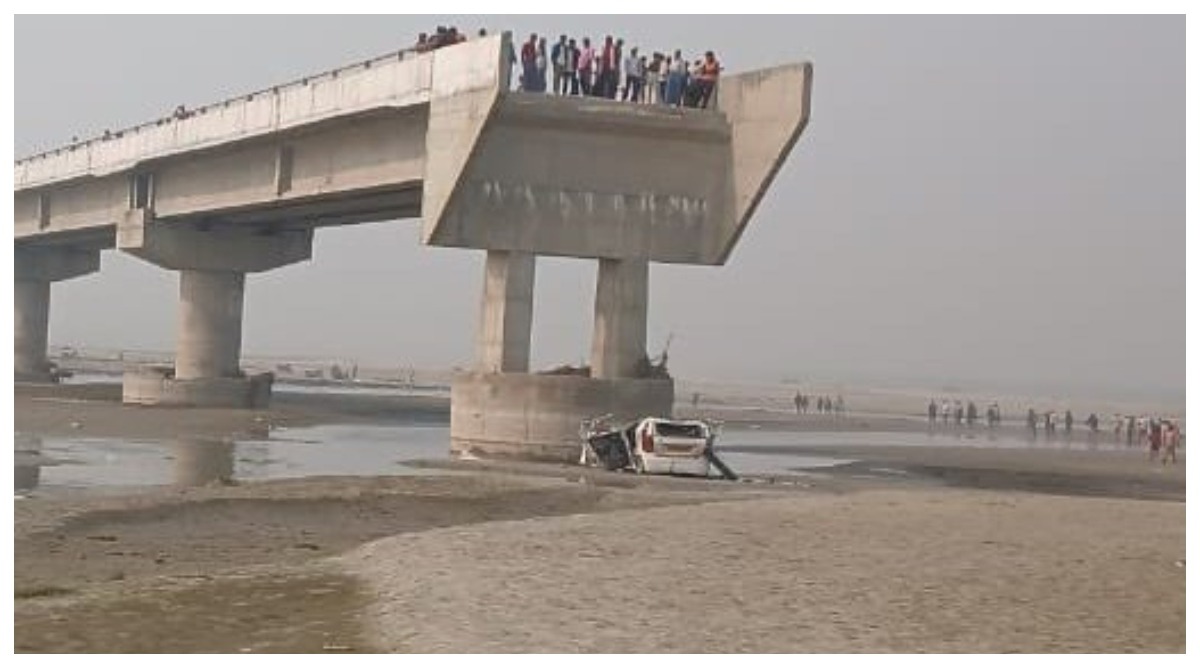 Photo of Bareilly News: अधूरे पुल से कार गिरने से तीन की दर्दनाक मौत, गूगल मैप देखकर चल रहा था चालक
