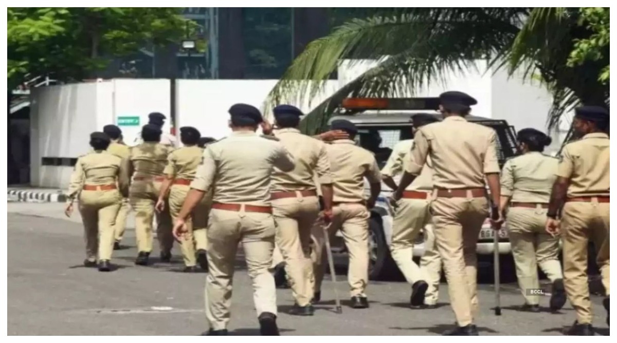 Photo of वाडा पुलिस ने की आचार संहिता के तहत कार्रवाई, करोड़ों की धनराशि से भरी कार पकड़ी