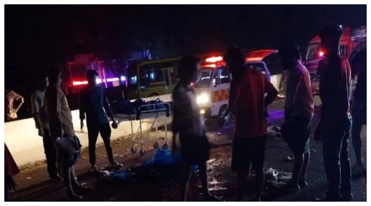 Photo of सड़क किनारे सो रहे लोगों को ट्रक ने कुचला, 5 की मौत और 11 घायल