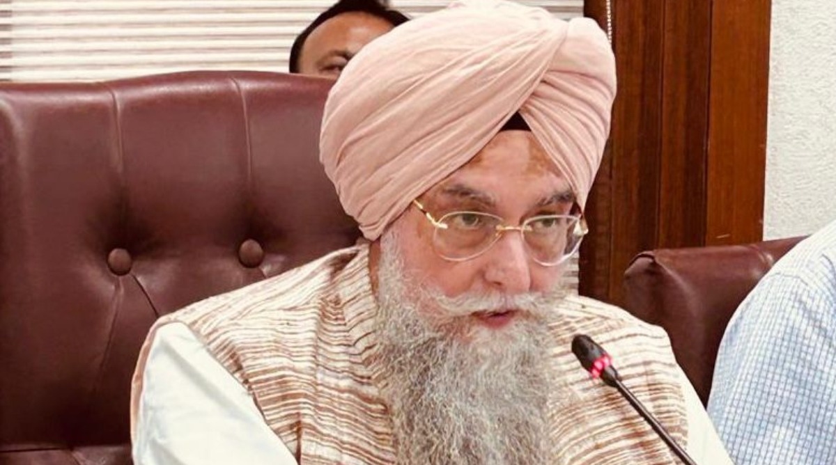 Photo of पंजाब के विधानसभा स्पीकर की मांग, हवाई अड्डों पर दी जाए सिख कर्मियों को कृपाण धारण करने की अनुमति