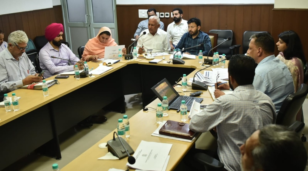 Photo of पंजाब के शहरों को कचरा मुक्त बनाने के लिए स्वच्छता पर विशेष ध्यान दिया जाए: डॉ. रवजोत सिंह