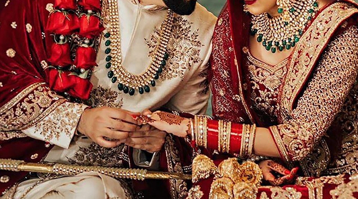 Photo of उम्र निकलती जा रही थी, शादी के लिए था बैचेन, शादी के मंडप में हुआ कुछ ऐसा कि छिन गया चैन