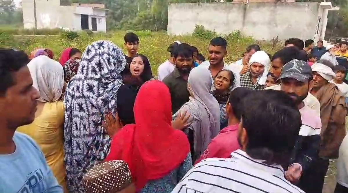 Photo of UP : एक घर, तीन लाशें… ट्रिपल मर्डर से बिजनौर में सनसनी, हत्याओं की गुत्थी सुलझाने में जुटी पुलिस