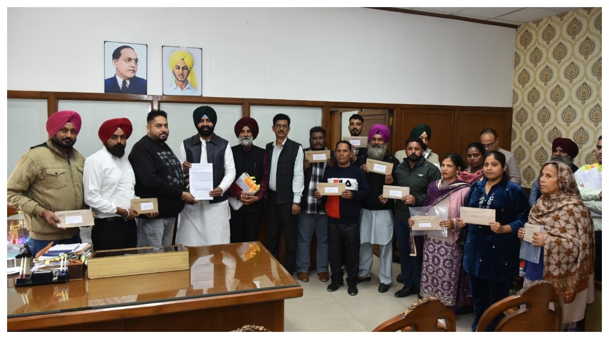 Photo of Punjab : परिवहन मंत्री लालजीत सिंह भुल्लर ने 17 नव-नियुक्त कर्मचारियों को नियुक्ति पत्र सौंपे
