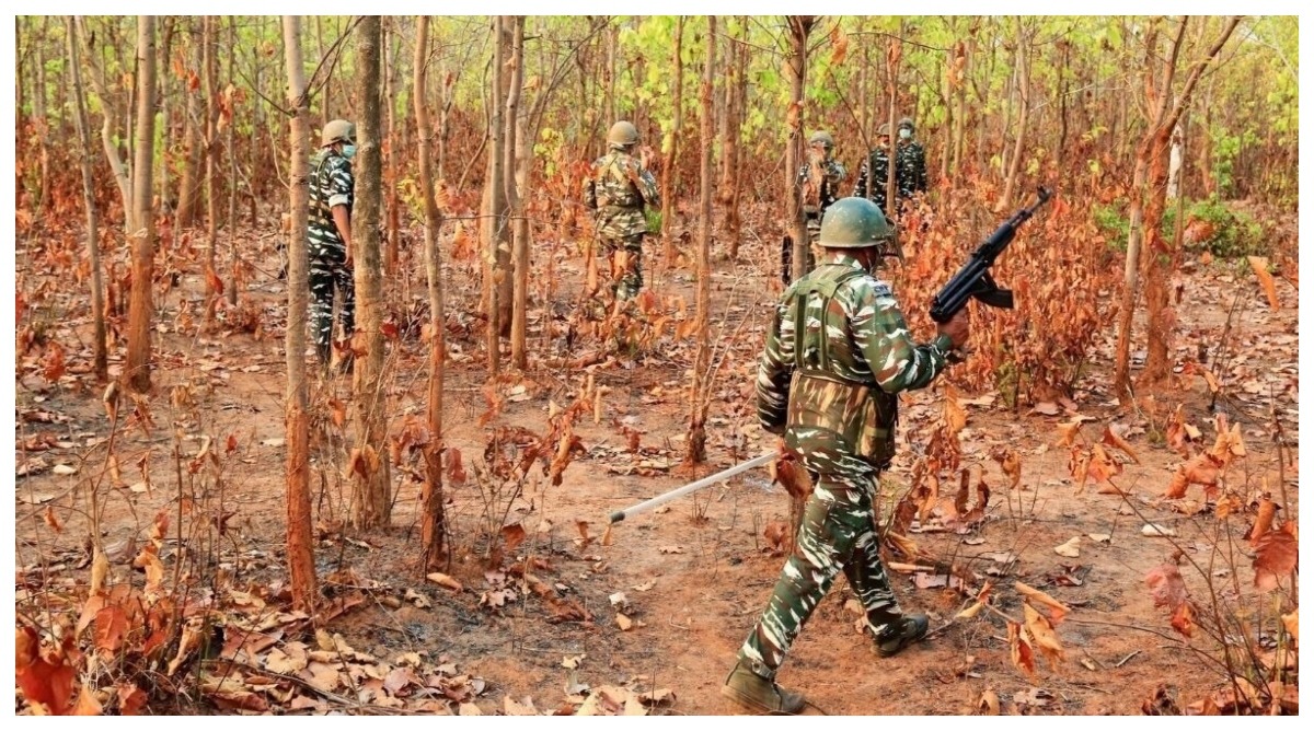 Photo of Sukma : सुरक्षाबलों और नक्सलियों के बीच मुठभेड़, 10 नक्सली ढेर