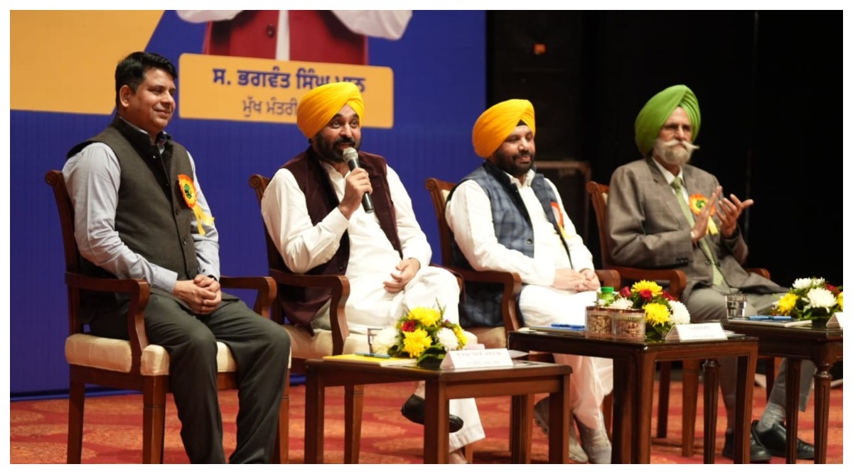 Photo of Punjab : पीएसपीसीएल में 1311 युवाओं को नियुक्ति पत्र सौंपे, CM भगवंत सिंह मान बोले – ‘राज्य के युवाओं पर…’