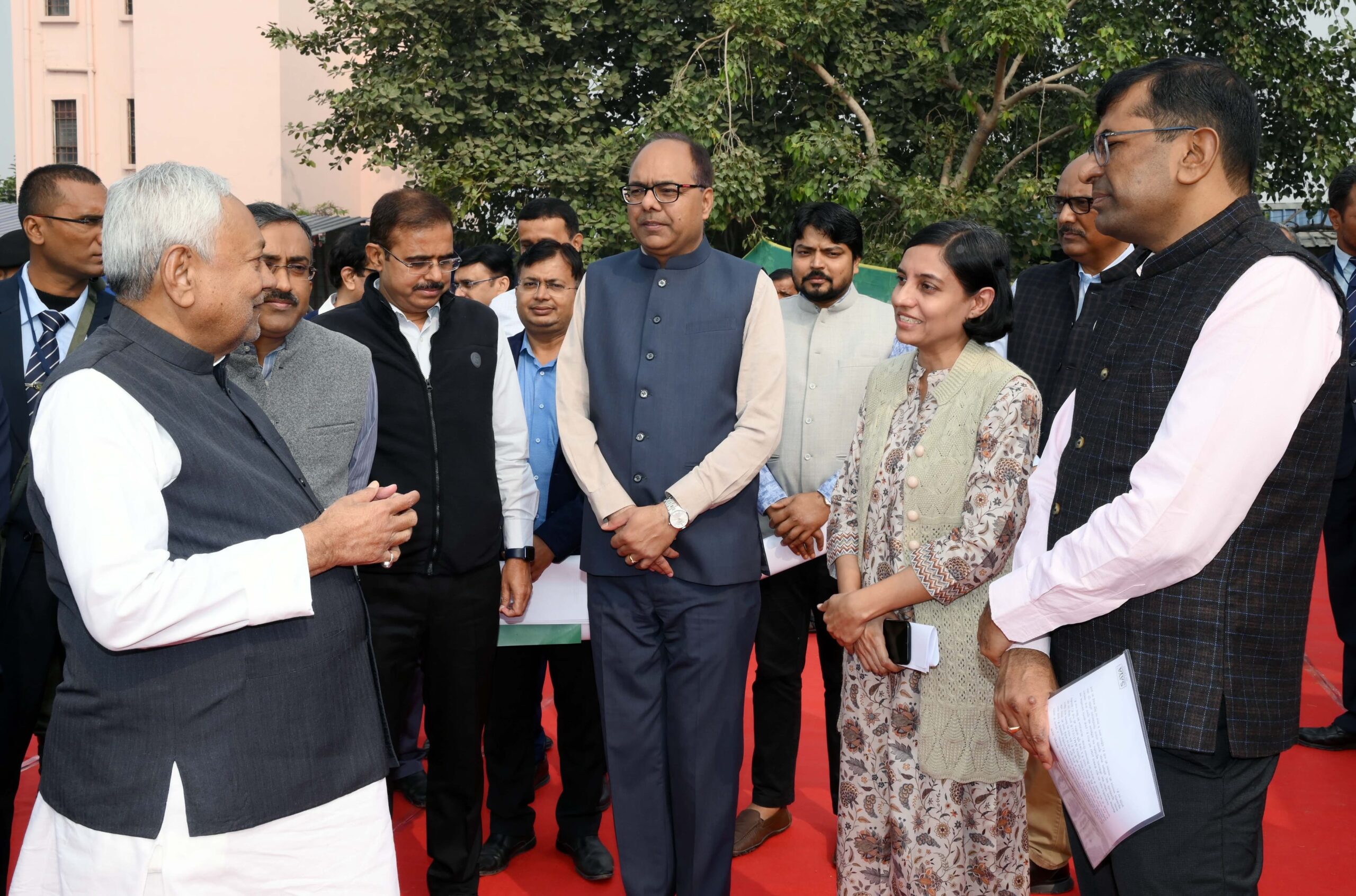 Photo of Bihar News: निर्माणाधीन अभियंत्रण विश्वविद्यालय मीठापुर का निरीक्षण करते हुए सीएम नीतीश कुमार