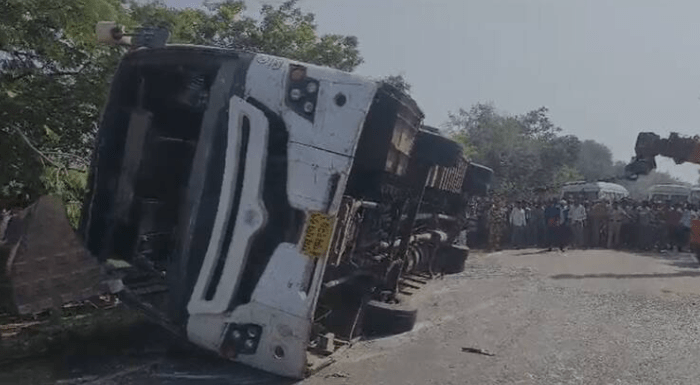 Photo of Road Accident : महाराष्ट्र के गोंदिया में भीषण सड़क हादसा, 9 लोगों की मौत, कई गंभीर रूप से घायल