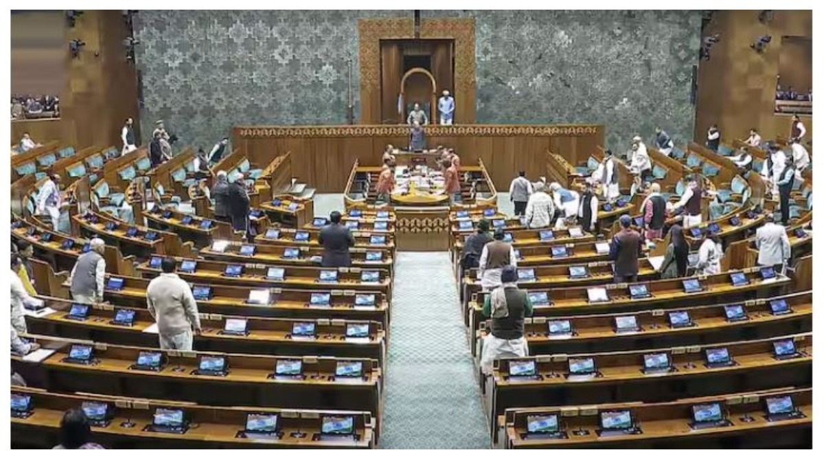 Photo of BJP Whip : बीजेपी ने अपने सांसदों को व्हिप की जारी, मंगलवार को संसद में उपस्थित रहने को कहा