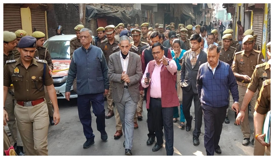 Photo of संभल के हिंसाग्रस्त इलाकों का मुआयना करने पहुंची  न्यायिक आयोग की टीम