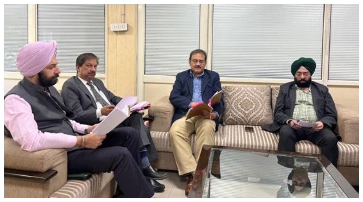Photo of राज्य चुनाव आयोग की पंजाब पुलिस के साथ आगामी नगर निगम चुनावों की सुरक्षा व्यवस्थाओं पर समीक्षा बैठक: आर.के. चौधरी