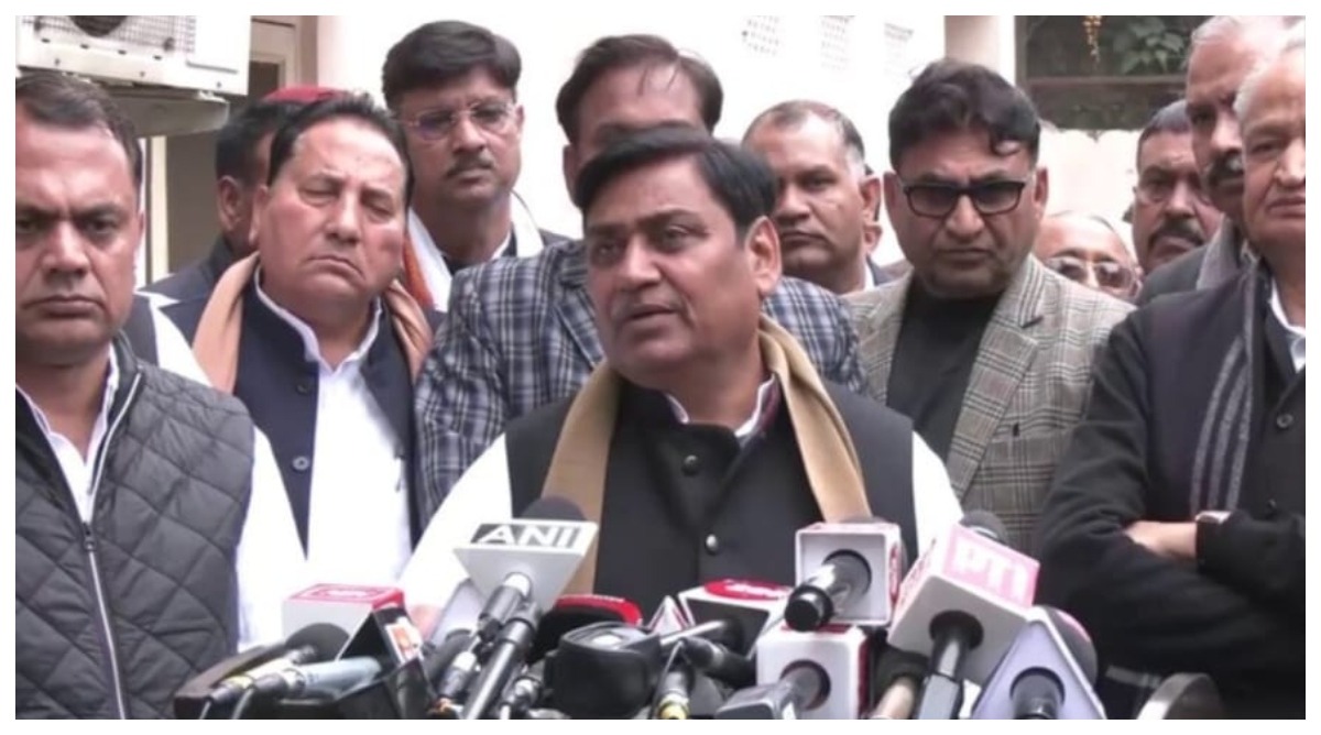 Photo of डॉ. मनमोहन सिंह ने हम पर मंदी का प्रभाव नहीं पड़ने दिया : गोविंद सिंह डोटासरा