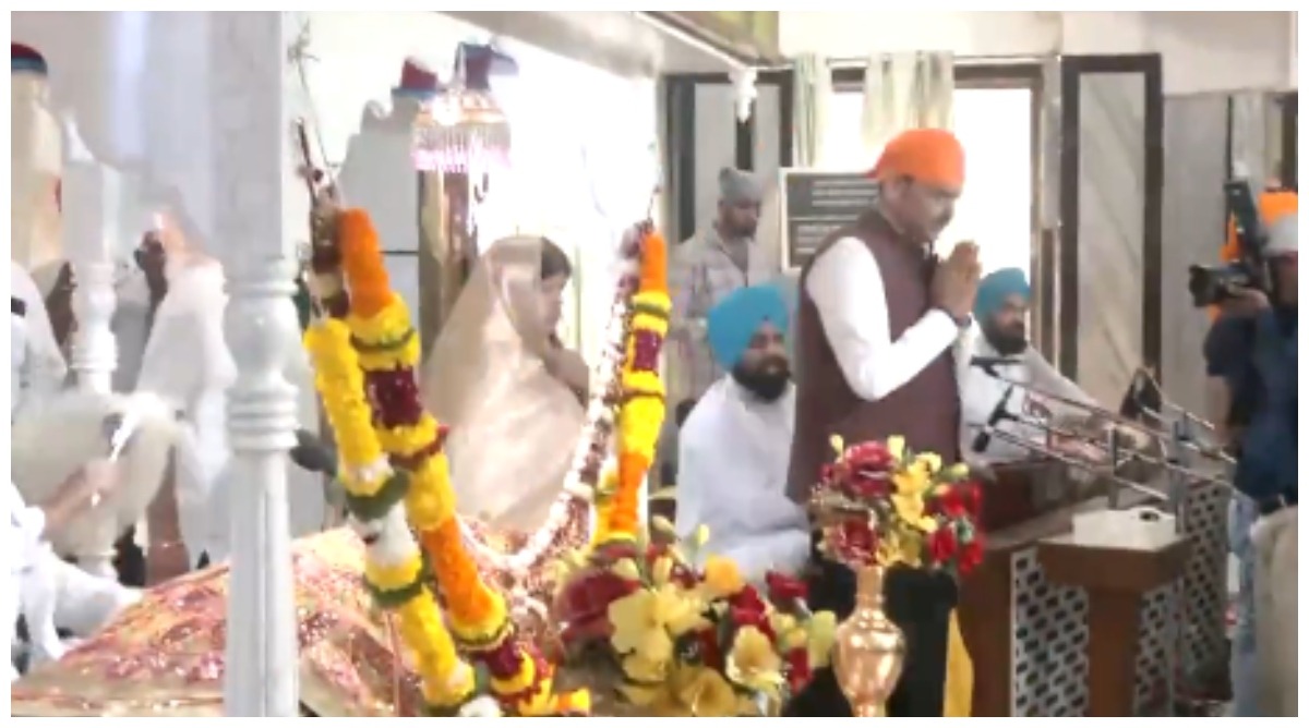Photo of मुख्यमंत्री देवेंद्र फडणवीस ने वीर बाल दिवस पर गोरेगांव में की गुरु नानक साहेब गुरुद्वारा में अरदास