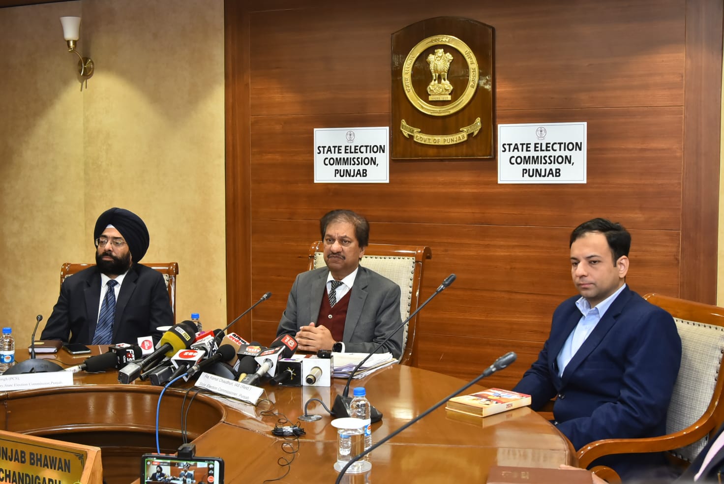 Photo of Punjab : पंजाब में नगर निगमों, परिषदों और नगर पंचायतों के चुनाव 21 दिसंबर को होंगे : आर. के. चौधरी