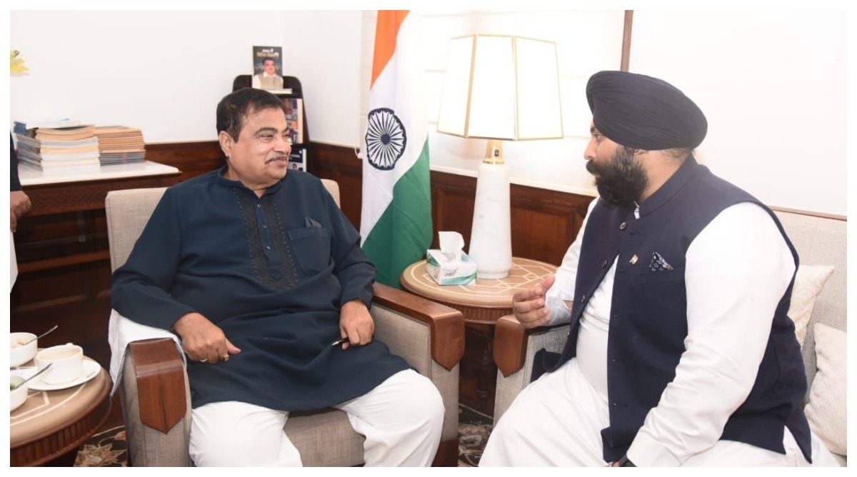 Photo of Punjab : हरजोत सिंह बैंस ने नितिन गडकरी से की मुलाकात, कीरतपुर साहिब से नंगल-ऊना बॉर्डर तक सड़क को चार-लेन बनाने की मांग