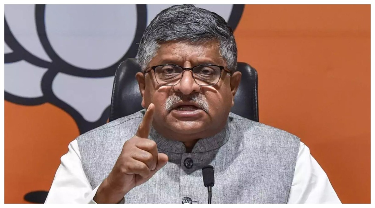 Photo of RaviShankar Prasad : दोनों घायल सांसदों से मिलने के बाद रविशंकर प्रसाद ने कहा – ‘राहुल गांधी को माफी मांगनी चाहिए’