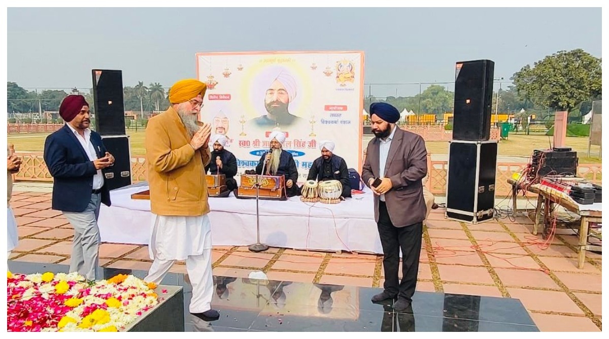 Photo of विधानसभा स्पीकर संधवां ने पूर्व राष्ट्रपति ज्ञानी जैल सिंह को उनकी 30वीं पुण्यतिथि पर श्रद्धांजलि की अर्पित