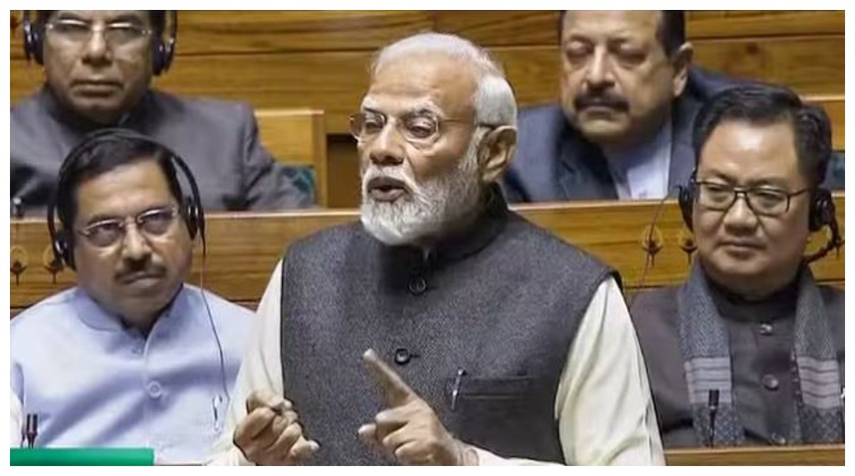 Photo of Lok Sabha : पीएम मोदी ने कांग्रेस पर साधा निशाना, कहा – ‘देश संविधान के 25 वर्ष पूरे कर रहा था, आपातकाल लगाया गया’