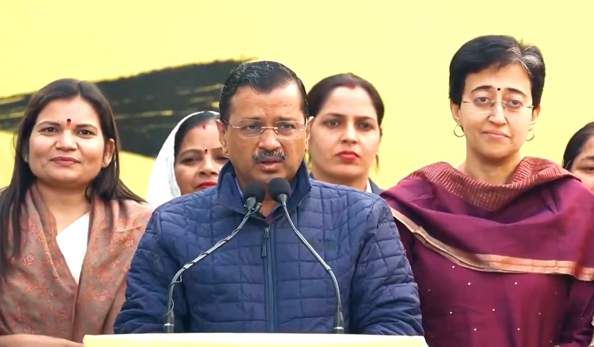 Photo of Delhi : अरविंद केजरीवाल ने किया बड़ा ऐलान, दिल्ली की महिलाओं को हर महीने मिलेंगे 2100 रुपये