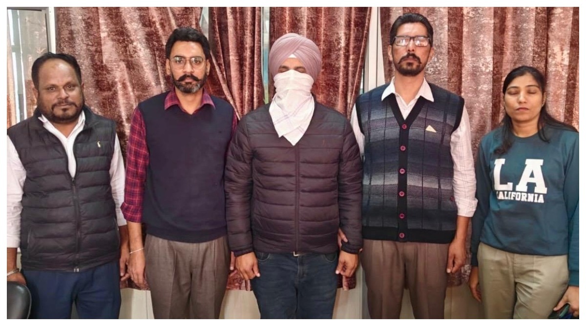Photo of Punjab : विजिलेंस ब्यूरो ने 2500 रुपये रिश्वत लेने वाले वन गार्ड को किया गिरफ्तार