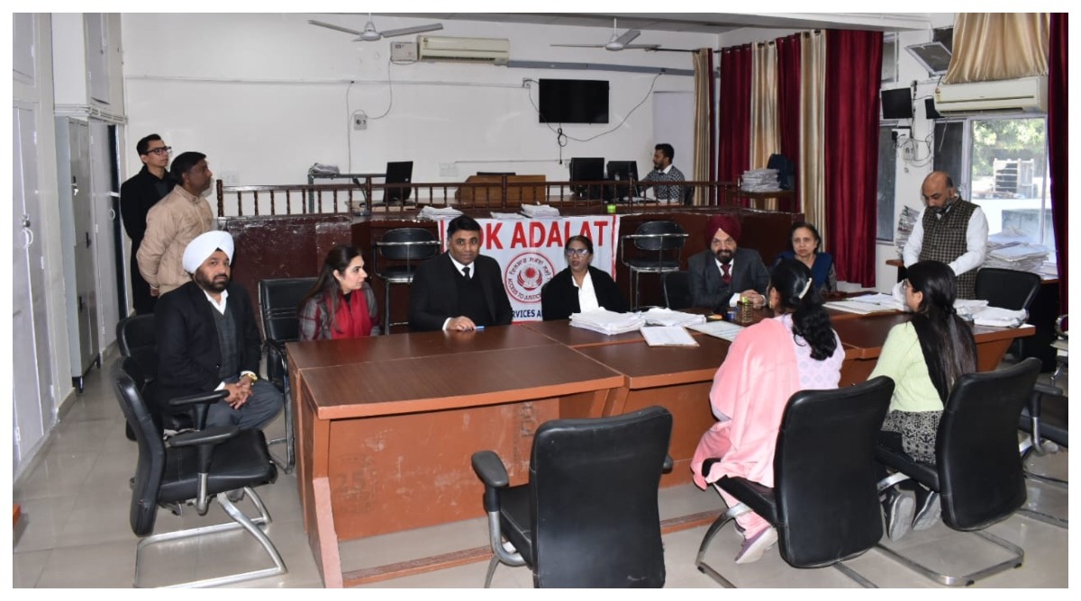Photo of Punjab : पंजाब भर में आयोजित राष्ट्रीय लोक अदालत, 365 बेंचों ने की लगभग 3.54 लाख मामलों की सुनवाई