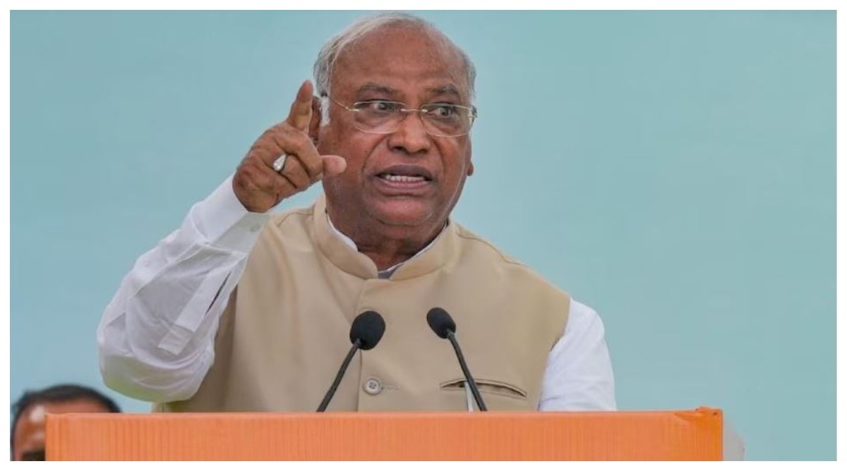Photo of Amit Shah Statement : आंबेडकर को लेकर अमित शाह के बयान पर मल्लिकार्जुन खरगे ने कहा – ‘कैबिनेट से निकाल देना चाहिए’
