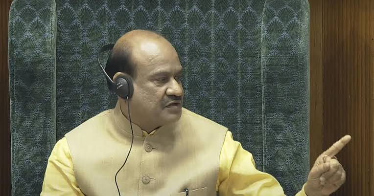 Photo of धक्का मुक्की पर लोकसभा अध्यक्ष ओम बिरला हुए सख्त, संसद भवन के सभी द्वार पर प्रदर्शन बैन